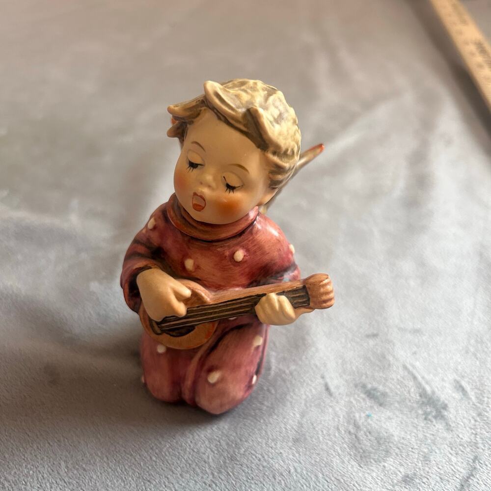Hummel figurine Sounds of the Mandolin #438